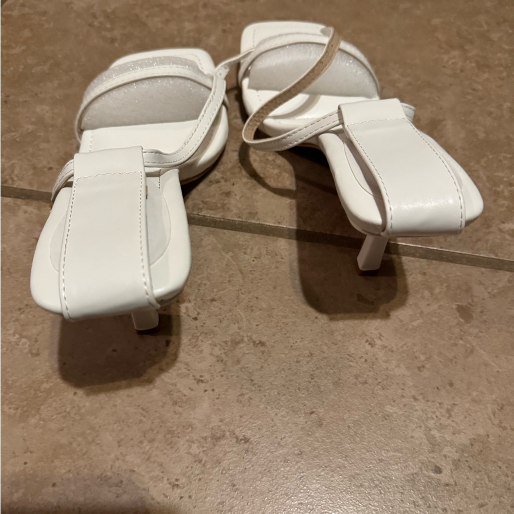 NWOT Miss Lola Elegant White Strappy Heels - Picture 3 of 5
